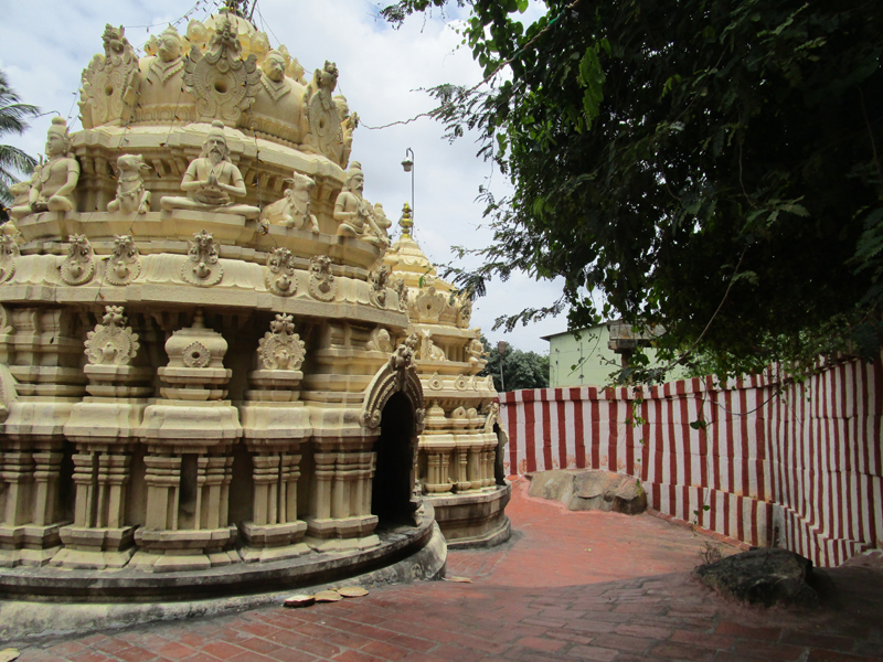 Gavi Gangadhareshwara Temple which Houses Caves