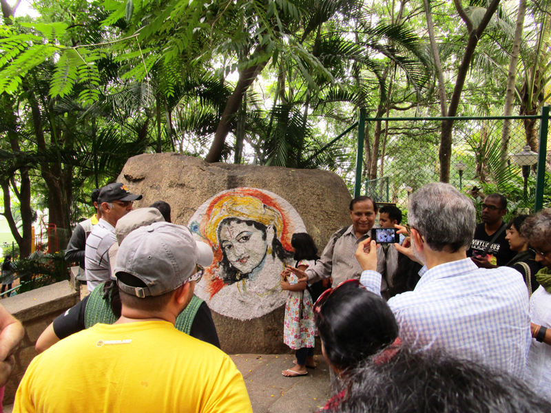 Suresh sharing the History of Boulders in the City